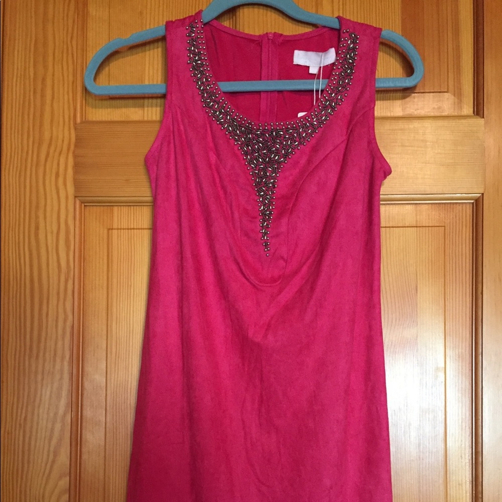 Sleeveless dress with emblem